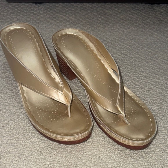 SHEIN Gold Women's Sandals - Picture 1 of 4